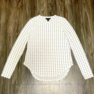 3/$20 NWOT Banana Republic Luxespun Graphic Print Scoop Hem Long Sleeve Shirt XS